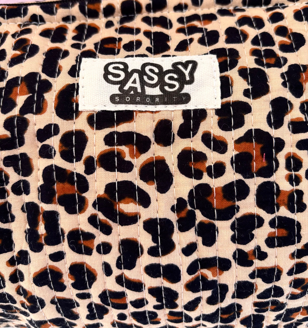 THE LEOPARD MAKEUP BAG