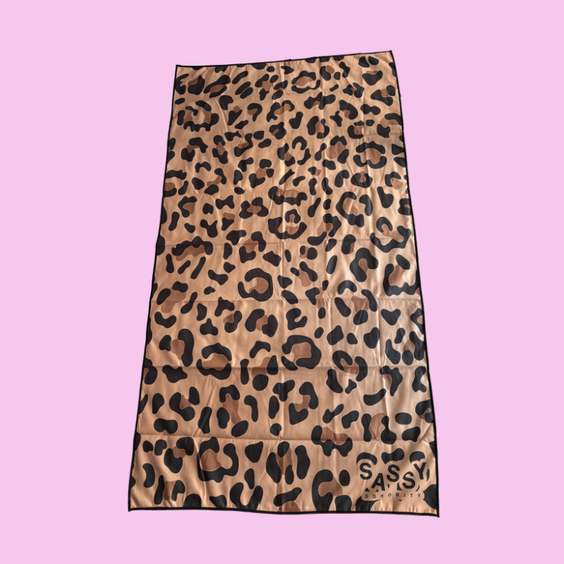 MOB WIFE LEOPARD REVERSIBLE TOWEL