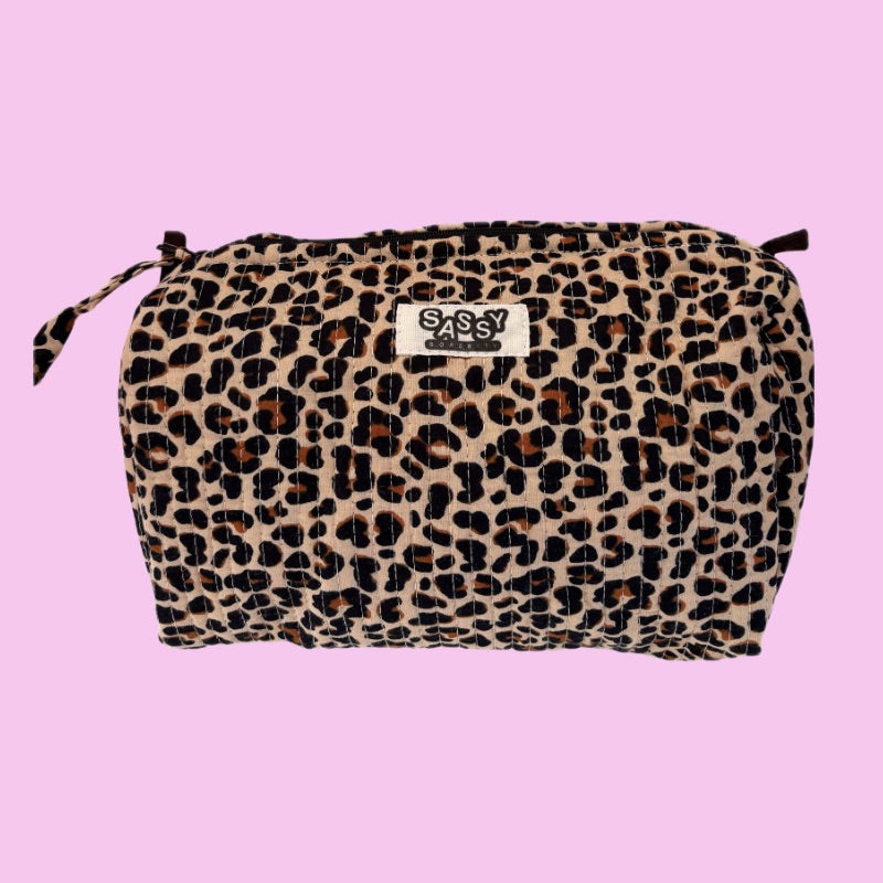 THE LEOPARD MAKEUP BAG