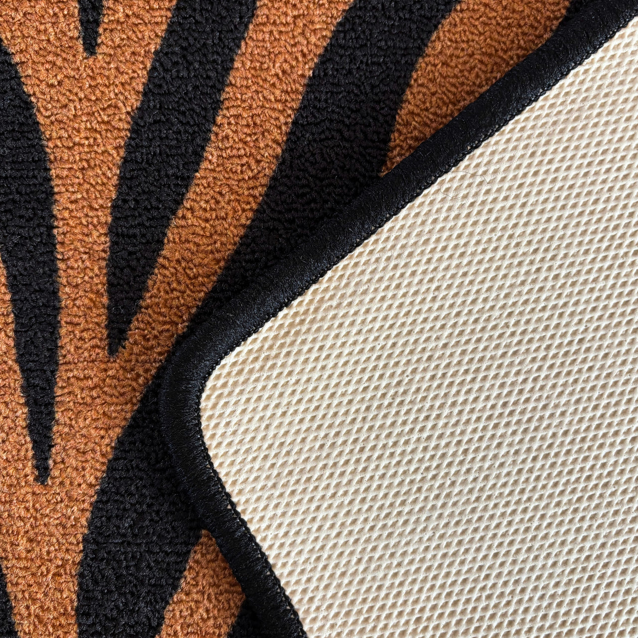 BLACK + TAN TIGER UNIVERSAL CAR MATS X 2
